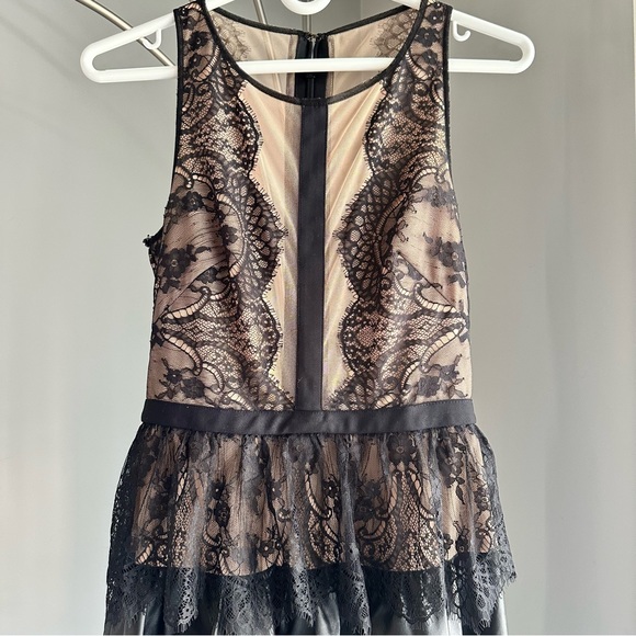 BCBG MAXAZARIA dress black lace faux leather skirts size 4 - Picture 2 of 4